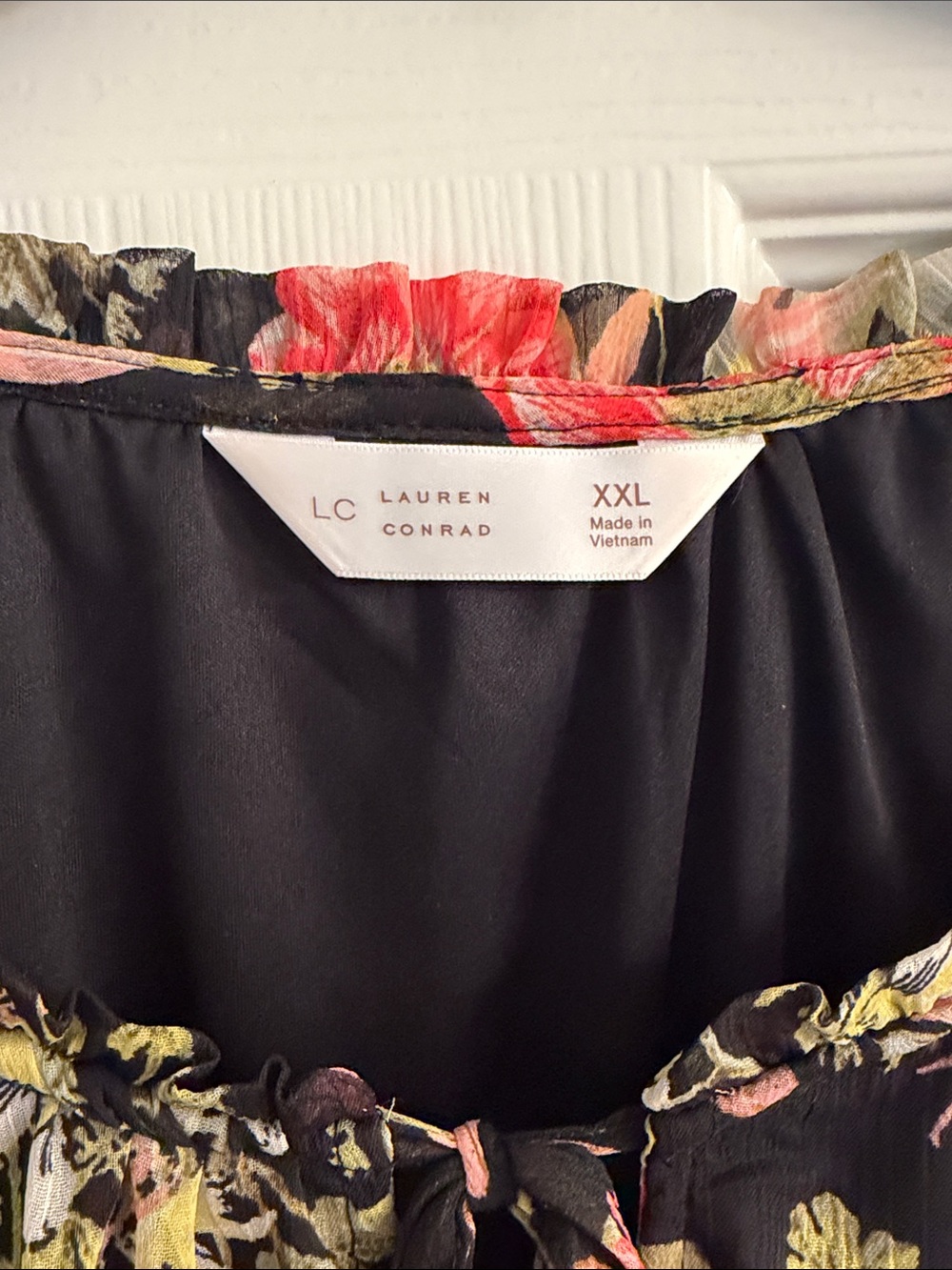LC Lauren Conrad Black Floral Peasant Blouse - Picture 2 of 7
